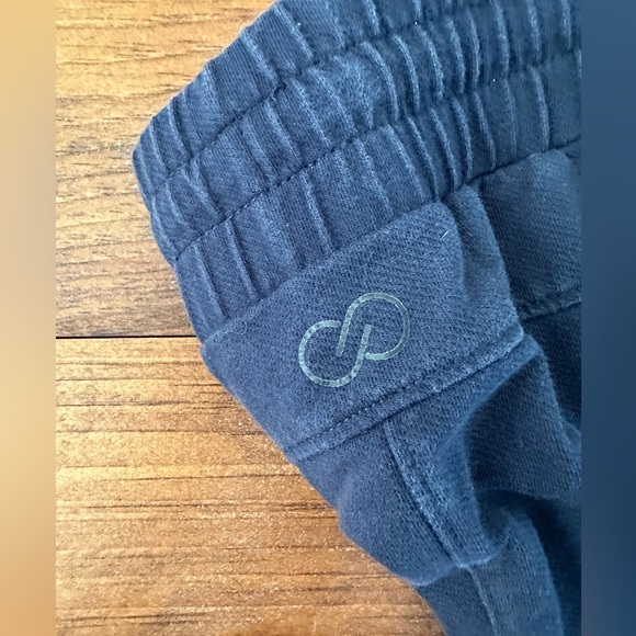 Calia shorts by Carrie Underwood - Picture 4 of 4